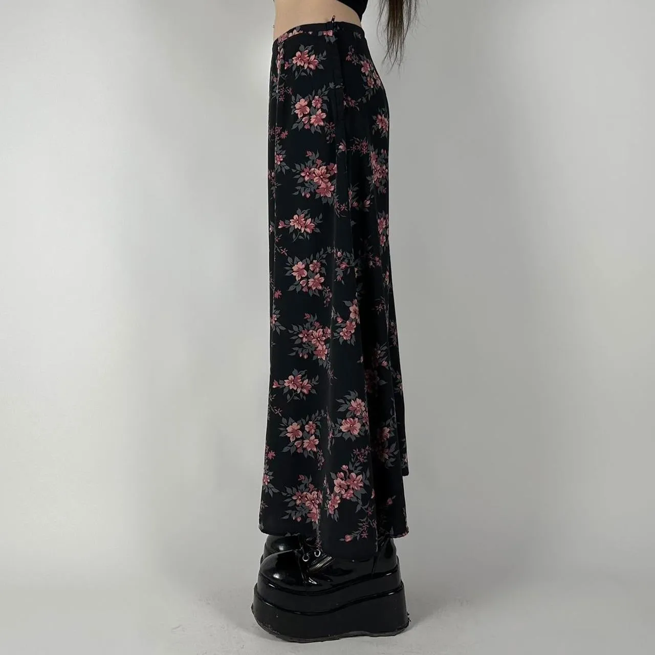 90s Floral Maxi Skirt (M)