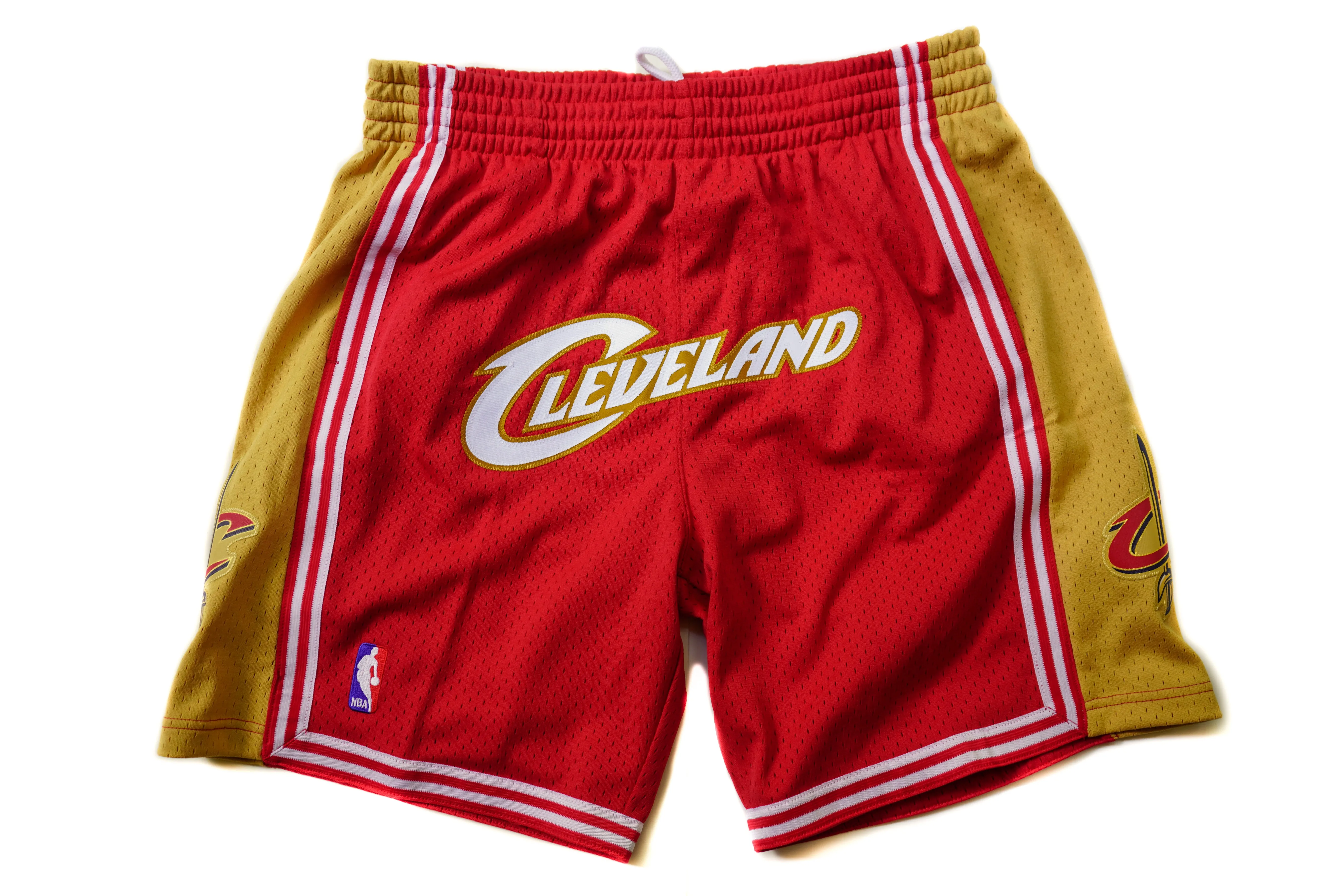 Mitchell & Ness Cleveland Cavaliers 2003-2004 Swingman Shorts